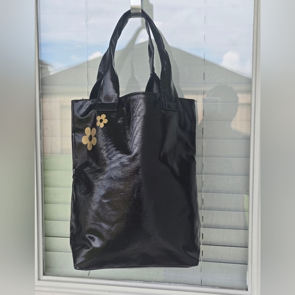 Marc Jacobs Daisy Tote Bag Women’s Cute Black Gold Stylish Patent Leather New - Picture 9 of 16
